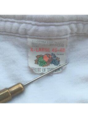 Vintage Mens T-shirt XL Single Stitch White V-Neck Cotton Fruit Loom USA Grunge